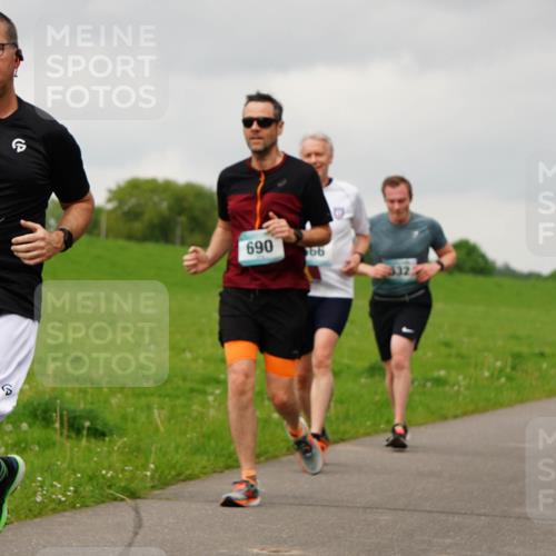 05.05.2024 - 7. Wedeler Halbmarathon Fuchs,  Jonas http://msf.ph/oto/6234181 05.05.2024 11:18:45 Laufen 706, 690, 66, 332 meine-sportfotos.de