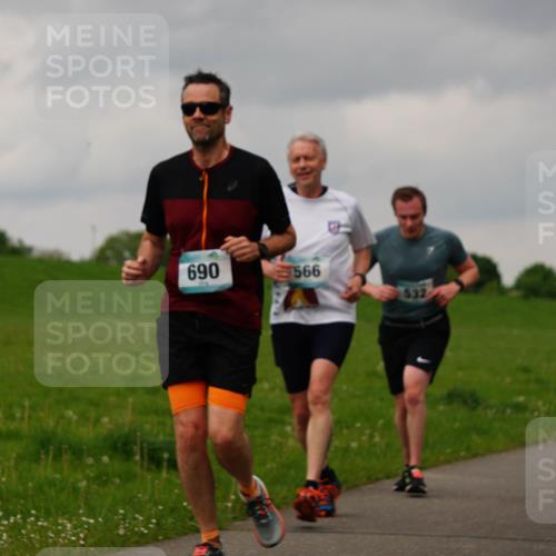 05.05.2024 - 7. Wedeler Halbmarathon Fuchs,  Jonas http://msf.ph/oto/6234189 05.05.2024 11:18:46 Laufen 690, 566, 532 meine-sportfotos.de