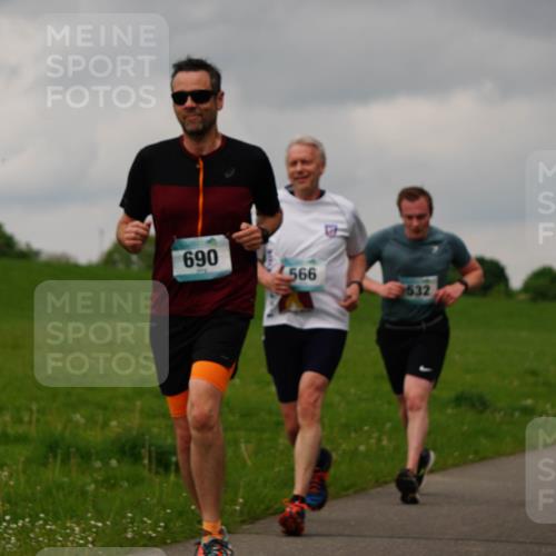 05.05.2024 - 7. Wedeler Halbmarathon Fuchs,  Jonas http://msf.ph/oto/6234190 05.05.2024 11:18:46 Laufen 690, 566, 532 meine-sportfotos.de