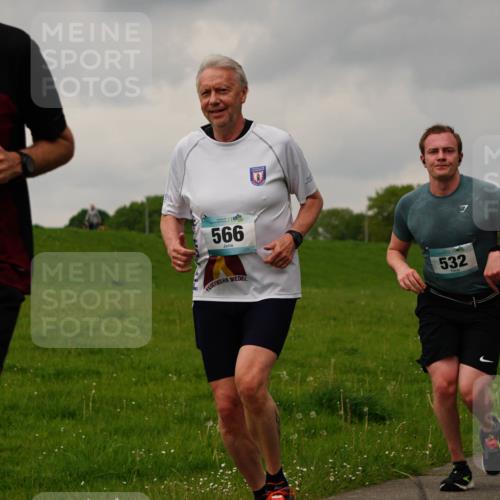 05.05.2024 - 7. Wedeler Halbmarathon Fuchs,  Jonas http://msf.ph/oto/6234202 05.05.2024 11:18:48 Laufen 690, 566, 532, 7 meine-sportfotos.de