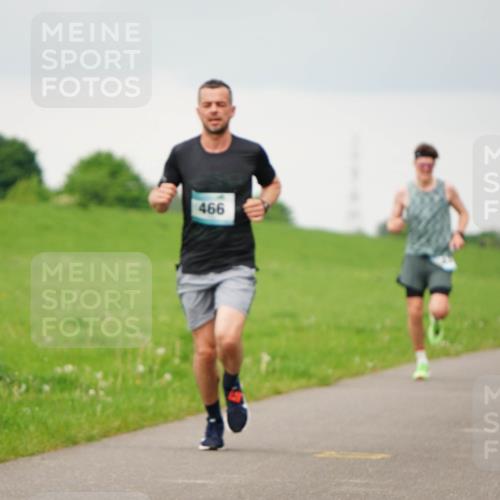 05.05.2024 - 7. Wedeler Halbmarathon Fuchs,  Jonas http://msf.ph/oto/6234226 05.05.2024 11:18:54 Laufen 466, 61 meine-sportfotos.de