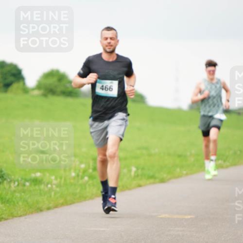 05.05.2024 - 7. Wedeler Halbmarathon Fuchs,  Jonas http://msf.ph/oto/6234227 05.05.2024 11:18:54 Laufen 71197, 51, 466 meine-sportfotos.de