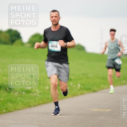 05.05.2024 - 7. Wedeler Halbmarathon Fuchs,  Jonas http://msf.ph/oto/6234233 05.05.2024 11:18:55 Laufen 4616 meine-sportfotos.de
