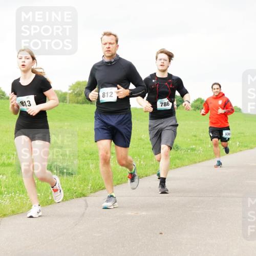 05.05.2024 - 7. Wedeler Halbmarathon Fuchs,  Jonas http://msf.ph/oto/6234292 05.05.2024 11:19:10 Laufen 812, 813, 786, 530 meine-sportfotos.de