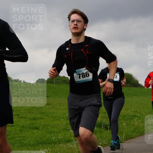 05.05.2024 - 7. Wedeler Halbmarathon Fuchs,  Jonas http://msf.ph/oto/6234297 05.05.2024 11:19:12 Laufen 812, 786, 2, 530 meine-sportfotos.de