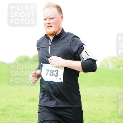 05.05.2024 - 7. Wedeler Halbmarathon Fuchs,  Jonas http://msf.ph/oto/6234317 05.05.2024 11:19:26 Laufen 783, 104 meine-sportfotos.de