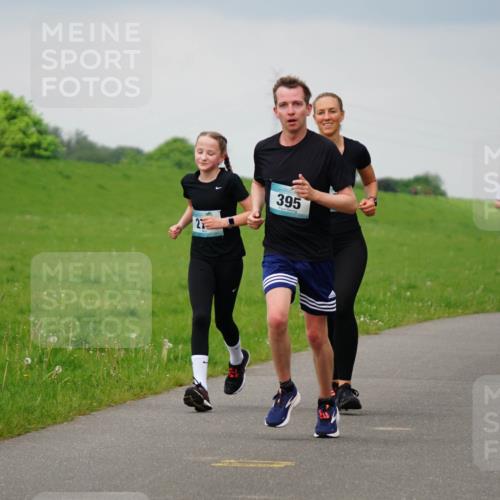 05.05.2024 - 7. Wedeler Halbmarathon Fuchs,  Jonas http://msf.ph/oto/6234327 05.05.2024 11:19:33 Laufen 395 meine-sportfotos.de