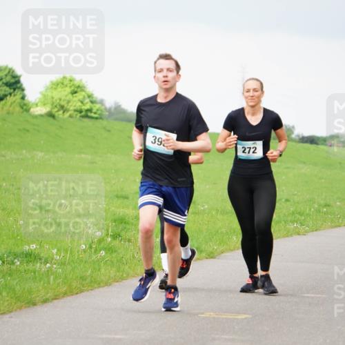 05.05.2024 - 7. Wedeler Halbmarathon Fuchs,  Jonas http://msf.ph/oto/6234333 05.05.2024 11:19:34 Laufen 392, 61, 272 meine-sportfotos.de