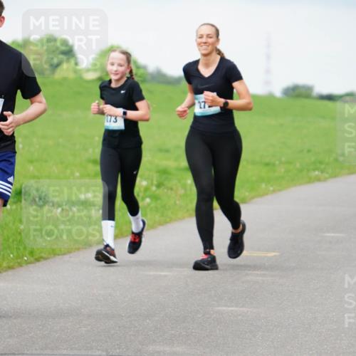 05.05.2024 - 7. Wedeler Halbmarathon Fuchs,  Jonas http://msf.ph/oto/6234341 05.05.2024 11:19:36 Laufen 395, 173 meine-sportfotos.de