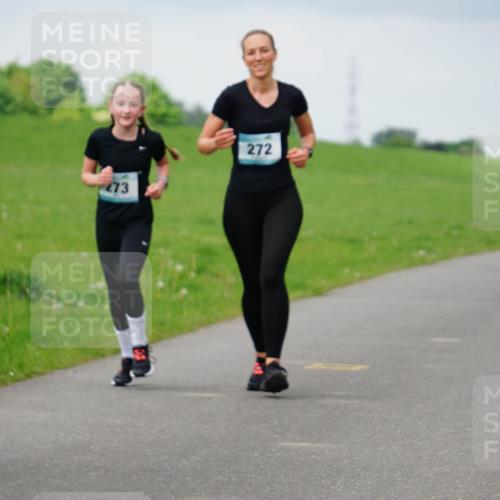 05.05.2024 - 7. Wedeler Halbmarathon Fuchs,  Jonas http://msf.ph/oto/6234343 05.05.2024 11:19:36 Laufen 393, 273, 272 meine-sportfotos.de