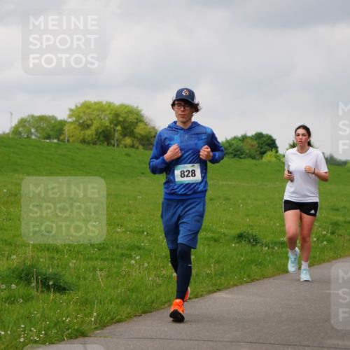 05.05.2024 - 7. Wedeler Halbmarathon Fuchs,  Jonas http://msf.ph/oto/6234381 05.05.2024 11:19:48 Laufen 828, 368 meine-sportfotos.de