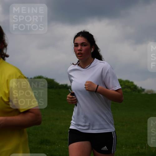 05.05.2024 - 7. Wedeler Halbmarathon Fuchs,  Jonas http://msf.ph/oto/6234413 05.05.2024 11:19:55 Laufen 368 meine-sportfotos.de