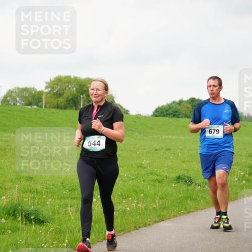 05.05.2024 - 7. Wedeler Halbmarathon Fuchs,  Jonas http://msf.ph/oto/6234484 05.05.2024 11:20:16 Laufen 544, 679, 160 meine-sportfotos.de