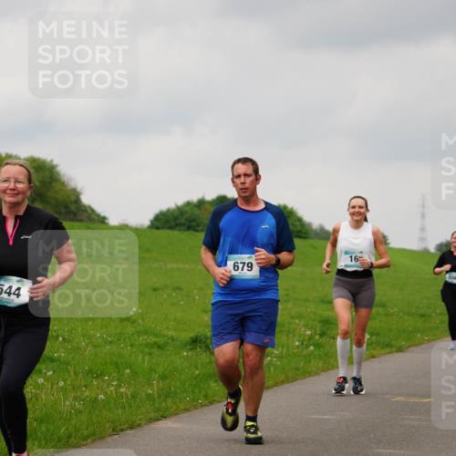 05.05.2024 - 7. Wedeler Halbmarathon Fuchs,  Jonas http://msf.ph/oto/6234486 05.05.2024 11:20:17 Laufen 544, 679, 16, 508, 506 meine-sportfotos.de