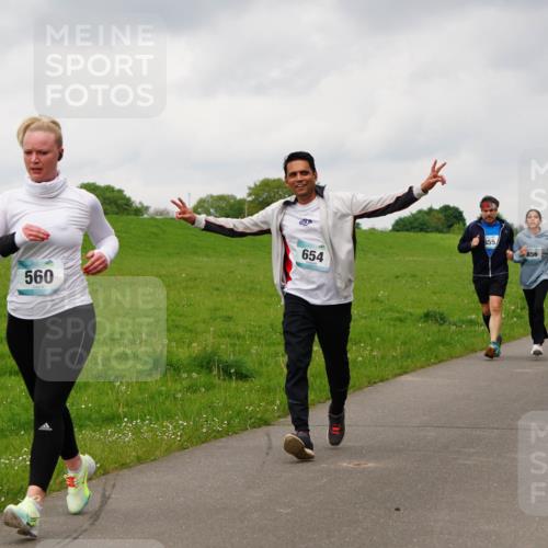 05.05.2024 - 7. Wedeler Halbmarathon Fuchs,  Jonas http://msf.ph/oto/6234575 05.05.2024 11:20:35 Laufen 7, 560, 654, 355, 856 meine-sportfotos.de