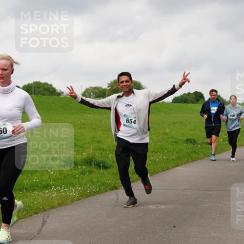 05.05.2024 - 7. Wedeler Halbmarathon Fuchs,  Jonas http://msf.ph/oto/6234576 05.05.2024 11:20:35 Laufen 60, 654, 355, 856 meine-sportfotos.de