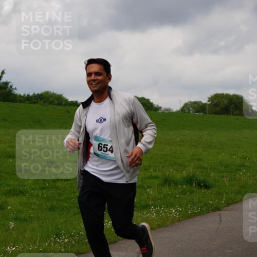 05.05.2024 - 7. Wedeler Halbmarathon Fuchs,  Jonas http://msf.ph/oto/6234583 05.05.2024 11:20:37 Laufen 654, 855, 856 meine-sportfotos.de