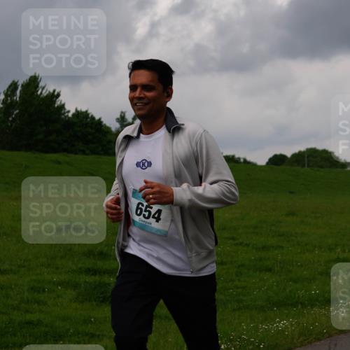 05.05.2024 - 7. Wedeler Halbmarathon Fuchs,  Jonas http://msf.ph/oto/6234587 05.05.2024 11:20:37 Laufen 654 meine-sportfotos.de