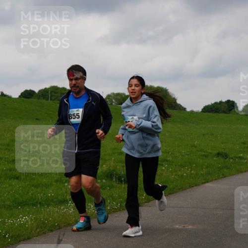 05.05.2024 - 7. Wedeler Halbmarathon Fuchs,  Jonas http://msf.ph/oto/6234597 05.05.2024 11:20:40 Laufen 855 meine-sportfotos.de