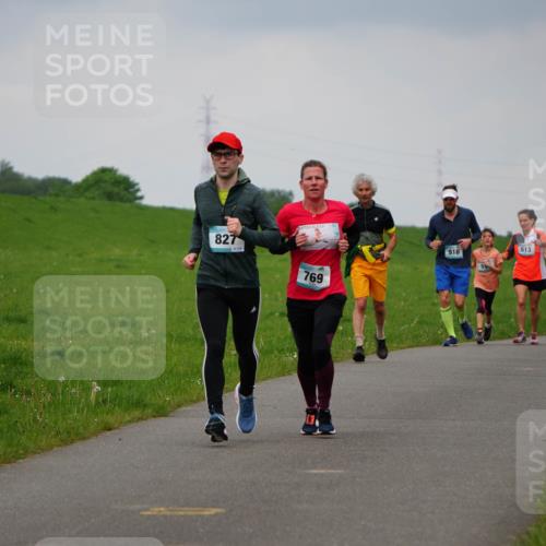 05.05.2024 - 7. Wedeler Halbmarathon Fuchs,  Jonas http://msf.ph/oto/6234612 05.05.2024 11:20:44 Laufen 827, 769, 910, 513, 435 meine-sportfotos.de
