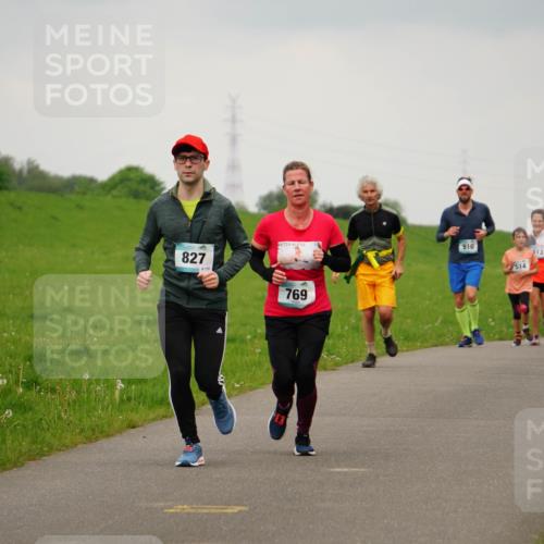 05.05.2024 - 7. Wedeler Halbmarathon Fuchs,  Jonas http://msf.ph/oto/6234619 05.05.2024 11:20:44 Laufen 827, 115, 769, 910, 513, 494, 435, 514 meine-sportfotos.de
