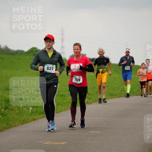 05.05.2024 - 7. Wedeler Halbmarathon Fuchs,  Jonas http://msf.ph/oto/6234620 05.05.2024 11:20:45 Laufen 827, 769, 910, 513, 435, 494 meine-sportfotos.de