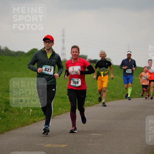05.05.2024 - 7. Wedeler Halbmarathon Fuchs,  Jonas http://msf.ph/oto/6234621 05.05.2024 11:20:45 Laufen 827, 769, 910, 513, 94 meine-sportfotos.de