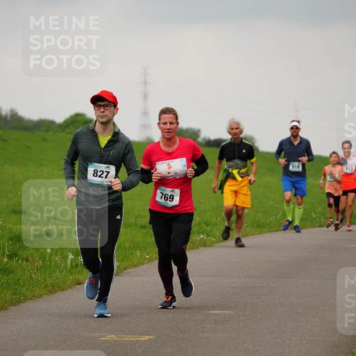 05.05.2024 - 7. Wedeler Halbmarathon Fuchs,  Jonas http://msf.ph/oto/6234622 05.05.2024 11:20:45 Laufen 827, 769, 910, 513, 494 meine-sportfotos.de