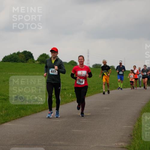 05.05.2024 - 7. Wedeler Halbmarathon Fuchs,  Jonas http://msf.ph/oto/6234626 05.05.2024 11:20:46 Laufen 827, 115, 769, 910, 514 meine-sportfotos.de
