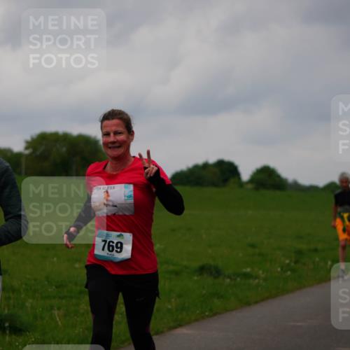 05.05.2024 - 7. Wedeler Halbmarathon Fuchs,  Jonas http://msf.ph/oto/6234651 05.05.2024 11:20:50 Laufen 827, 769 meine-sportfotos.de