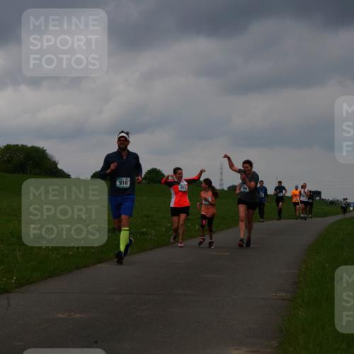 05.05.2024 - 7. Wedeler Halbmarathon Fuchs,  Jonas http://msf.ph/oto/6234675 05.05.2024 11:20:59 Laufen 910, 513, 494 meine-sportfotos.de