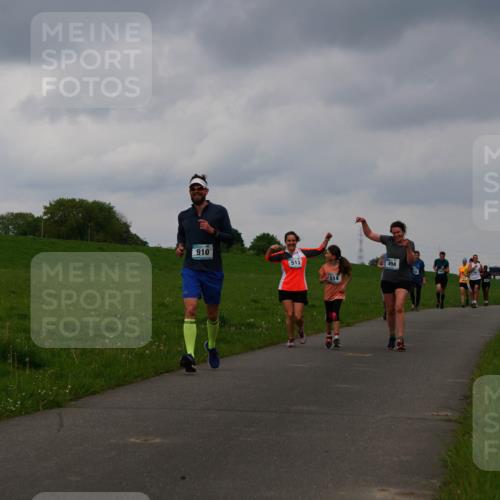 05.05.2024 - 7. Wedeler Halbmarathon Fuchs,  Jonas http://msf.ph/oto/6234678 05.05.2024 11:20:59 Laufen 910, 513, 514, 494 meine-sportfotos.de