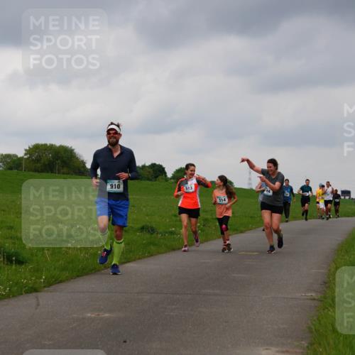 05.05.2024 - 7. Wedeler Halbmarathon Fuchs,  Jonas http://msf.ph/oto/6234683 05.05.2024 11:21:00 Laufen 910, 513, 514 meine-sportfotos.de