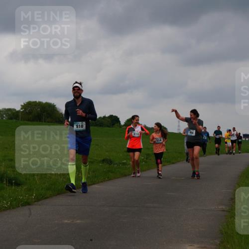 05.05.2024 - 7. Wedeler Halbmarathon Fuchs,  Jonas http://msf.ph/oto/6234684 05.05.2024 11:21:00 Laufen 910, 513, 514, 494 meine-sportfotos.de