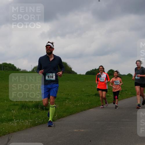 05.05.2024 - 7. Wedeler Halbmarathon Fuchs,  Jonas http://msf.ph/oto/6234688 05.05.2024 11:21:01 Laufen 910, 513, 514 meine-sportfotos.de