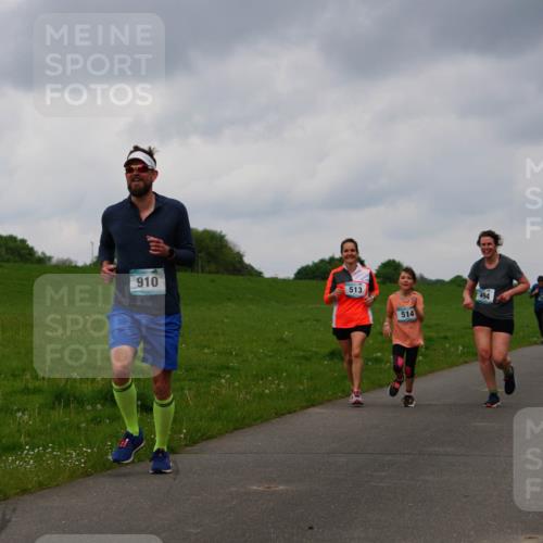 05.05.2024 - 7. Wedeler Halbmarathon Fuchs,  Jonas http://msf.ph/oto/6234689 05.05.2024 11:21:02 Laufen 910, 513, 514, 494 meine-sportfotos.de