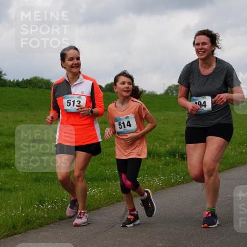 05.05.2024 - 7. Wedeler Halbmarathon Fuchs,  Jonas http://msf.ph/oto/6234713 05.05.2024 11:21:06 Laufen 513, 514, 94 meine-sportfotos.de