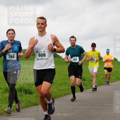 05.05.2024 - 7. Wedeler Halbmarathon Fuchs,  Jonas http://msf.ph/oto/6234744 05.05.2024 11:21:12 Laufen 20, 392, 119, 608, 45, 782, 259, 836, 420 meine-sportfotos.de