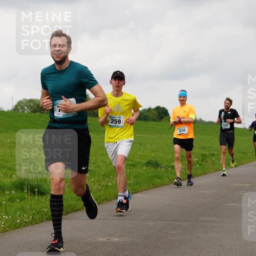 05.05.2024 - 7. Wedeler Halbmarathon Fuchs,  Jonas http://msf.ph/oto/6234750 05.05.2024 11:21:14 Laufen 881, 259, 836, 420 meine-sportfotos.de