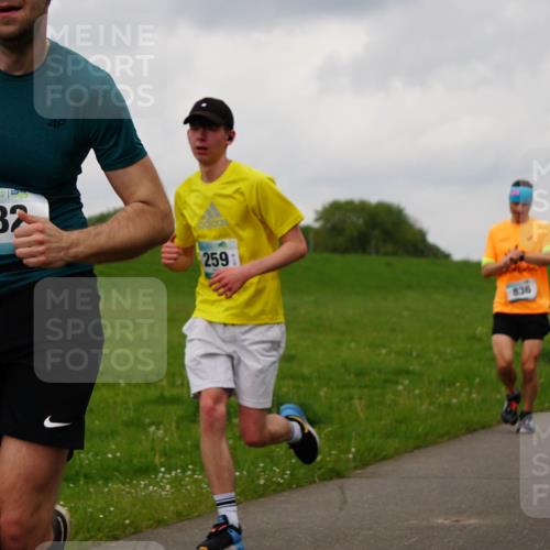 05.05.2024 - 7. Wedeler Halbmarathon Fuchs,  Jonas http://msf.ph/oto/6234753 05.05.2024 11:21:15 Laufen 782, 81, 259, 836, 420 meine-sportfotos.de