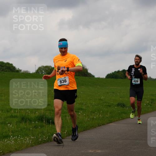 05.05.2024 - 7. Wedeler Halbmarathon Fuchs,  Jonas http://msf.ph/oto/6234757 05.05.2024 11:21:16 Laufen 836, 420, 438 meine-sportfotos.de