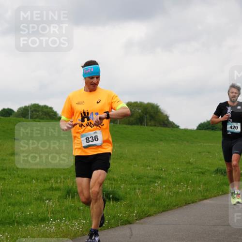05.05.2024 - 7. Wedeler Halbmarathon Fuchs,  Jonas http://msf.ph/oto/6234761 05.05.2024 11:21:17 Laufen 836, 420, 438 meine-sportfotos.de
