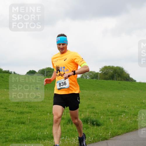 05.05.2024 - 7. Wedeler Halbmarathon Fuchs,  Jonas http://msf.ph/oto/6234763 05.05.2024 11:21:17 Laufen 42, 836, 6, 420 meine-sportfotos.de