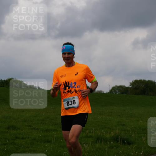 05.05.2024 - 7. Wedeler Halbmarathon Fuchs,  Jonas http://msf.ph/oto/6234765 05.05.2024 11:21:17 Laufen 42, 836, 420 meine-sportfotos.de