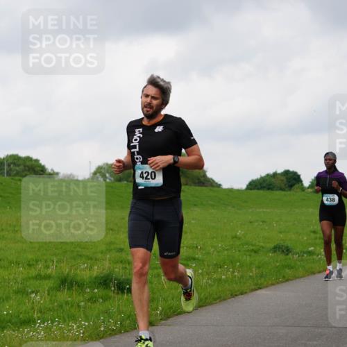 05.05.2024 - 7. Wedeler Halbmarathon Fuchs,  Jonas http://msf.ph/oto/6234772 05.05.2024 11:21:19 Laufen 420, 438 meine-sportfotos.de