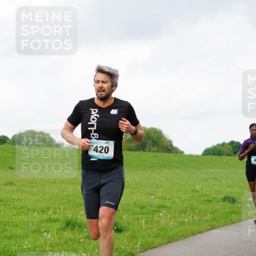 05.05.2024 - 7. Wedeler Halbmarathon Fuchs,  Jonas http://msf.ph/oto/6234774 05.05.2024 11:21:19 Laufen 420 meine-sportfotos.de
