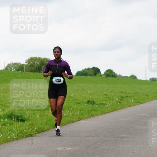 05.05.2024 - 7. Wedeler Halbmarathon Fuchs,  Jonas http://msf.ph/oto/6234779 05.05.2024 11:21:22 Laufen 438 meine-sportfotos.de