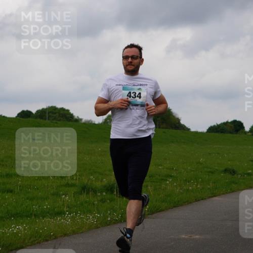 05.05.2024 - 7. Wedeler Halbmarathon Fuchs,  Jonas http://msf.ph/oto/6234849 05.05.2024 11:21:42 Laufen 2022, 434 meine-sportfotos.de