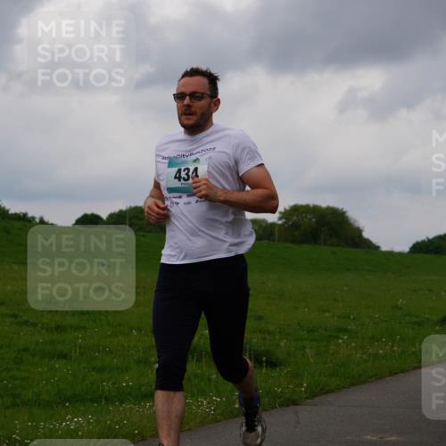 05.05.2024 - 7. Wedeler Halbmarathon Fuchs,  Jonas http://msf.ph/oto/6234852 05.05.2024 11:21:43 Laufen 2022, 434 meine-sportfotos.de