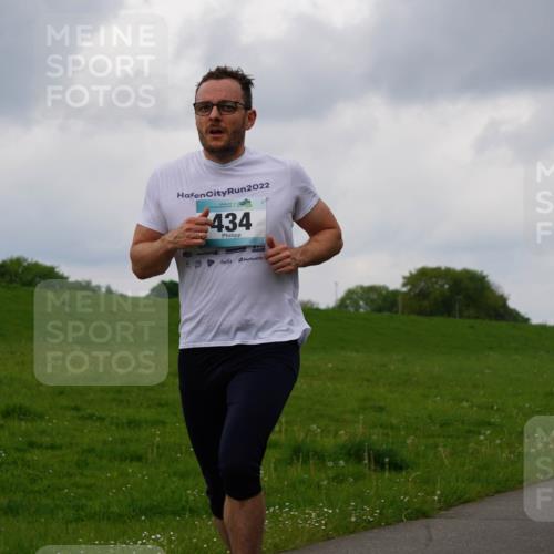 05.05.2024 - 7. Wedeler Halbmarathon Fuchs,  Jonas http://msf.ph/oto/6234854 05.05.2024 11:21:43 Laufen 2022, 56, 434, 1 meine-sportfotos.de